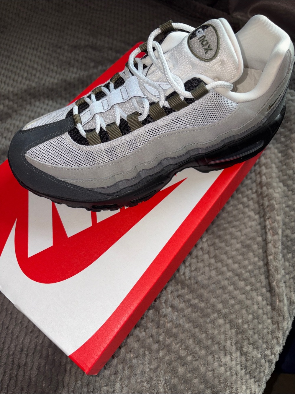 Nike Air Max 95 Sneakers - Gray, Black & White Olive, NEVER WORN - Picture 8 of 8